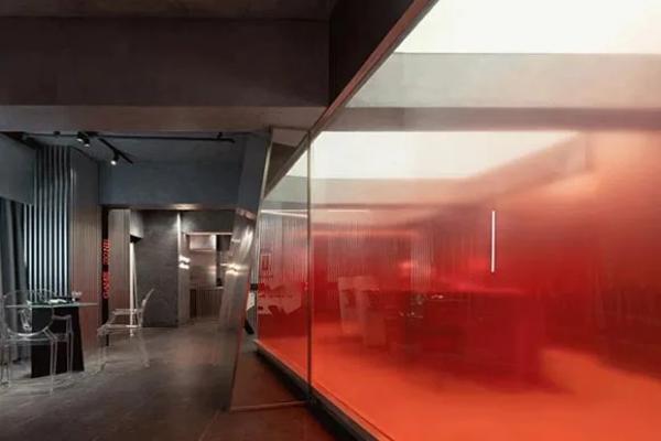 Pellicola decorativa per finestre fai-da-te: una nuova tendenza nella decorazione domestica personalizzata