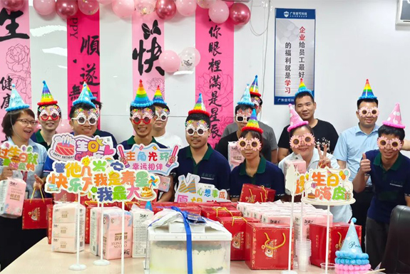 Una meravigliosa celebrazione di compleanno per i membri del Team ANKE!